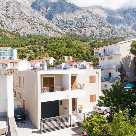 Apartmani Benzon Baška Voda Екстериор снимка