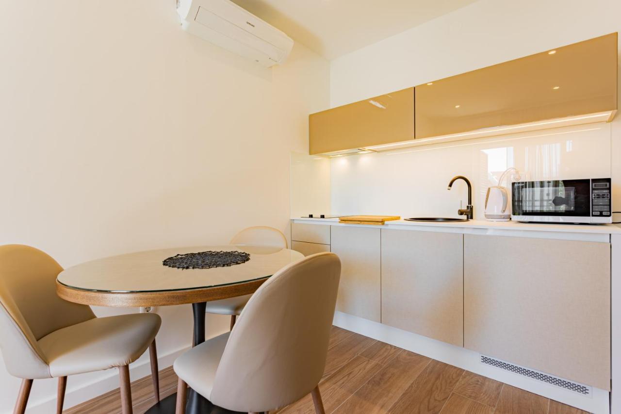 Apartmani Benzon Baška Voda Екстериор снимка