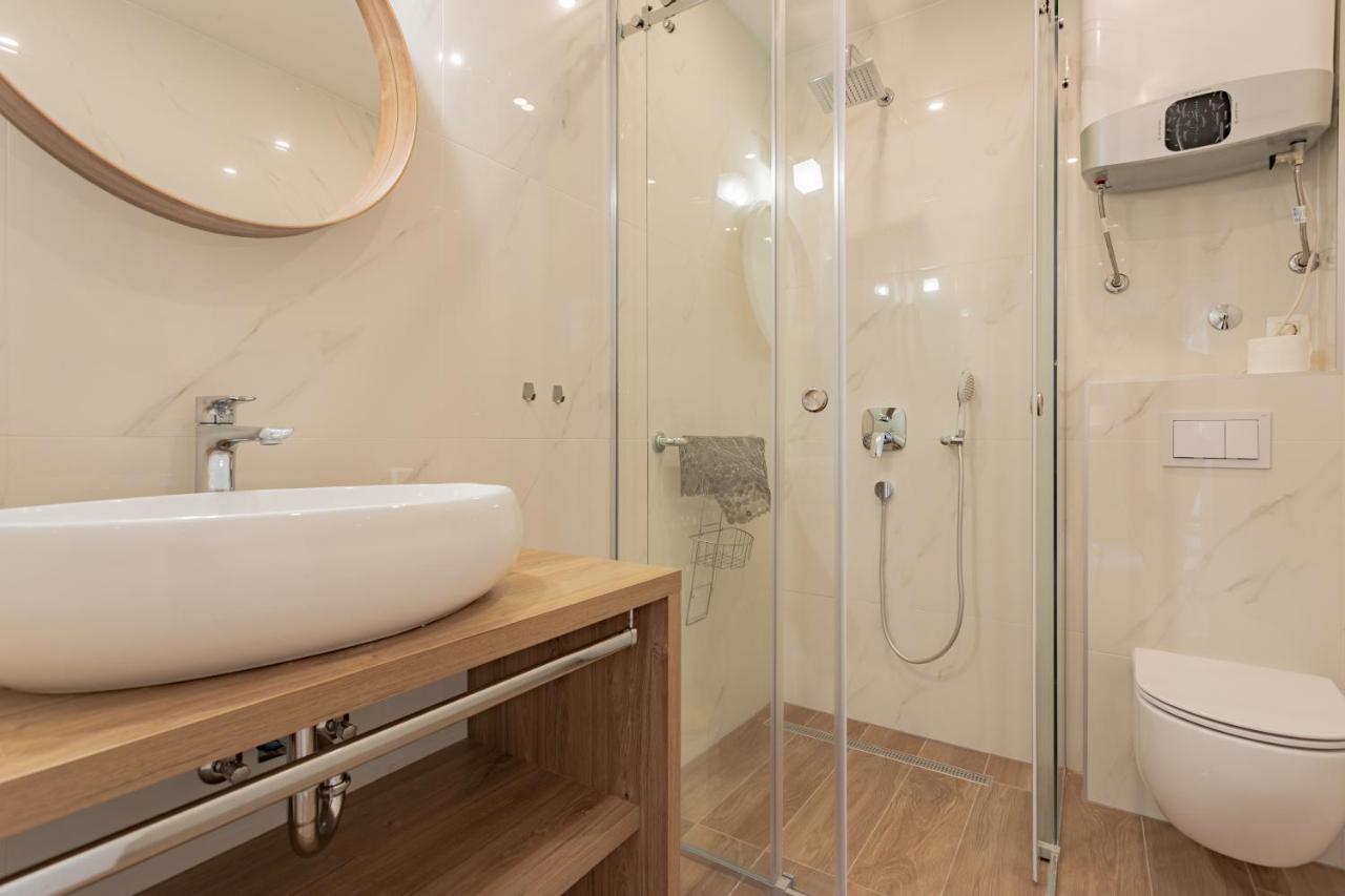 Apartmani Benzon Baška Voda Екстериор снимка