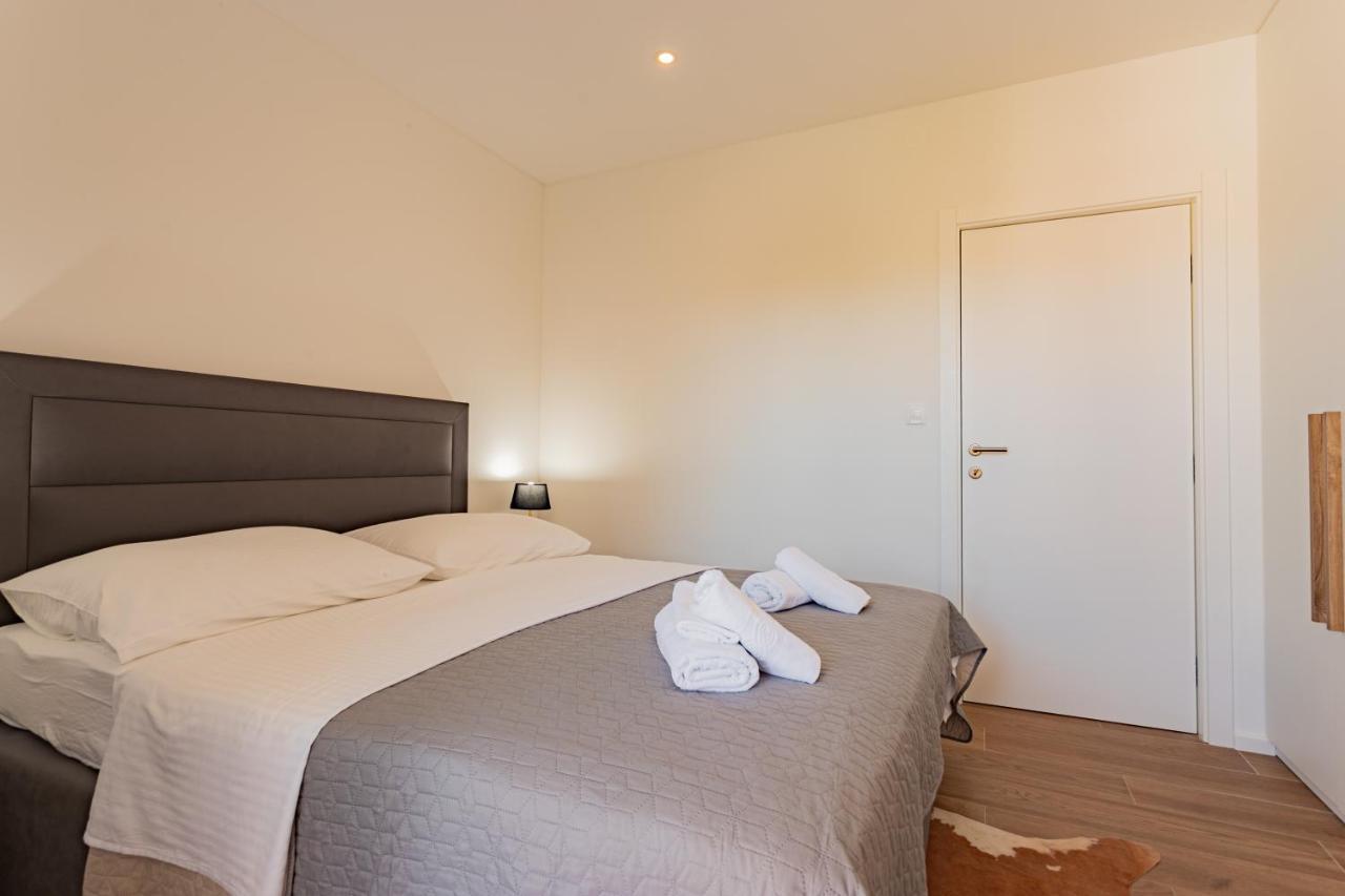 Apartmani Benzon Baška Voda Екстериор снимка
