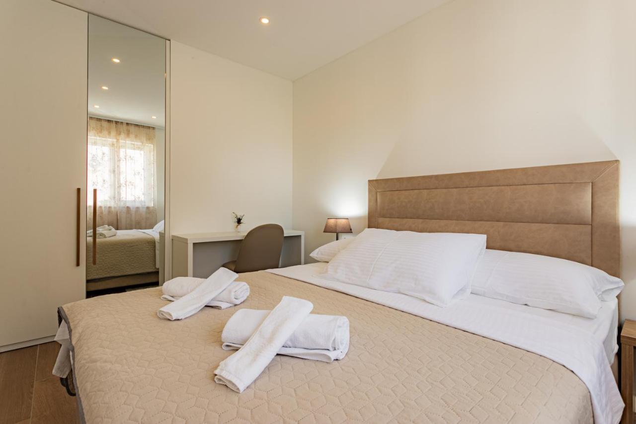 Apartmani Benzon Baška Voda Екстериор снимка