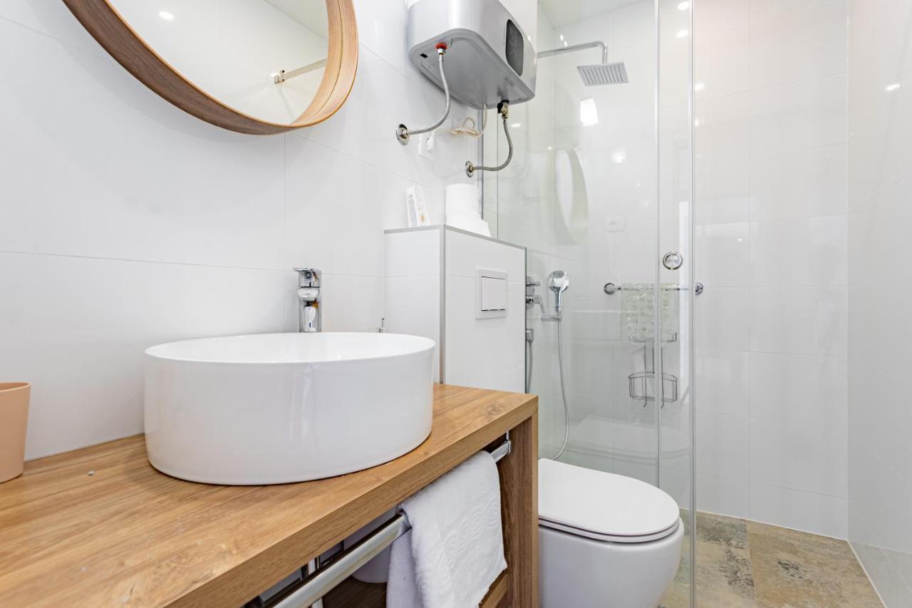 Apartmani Benzon Baška Voda Екстериор снимка