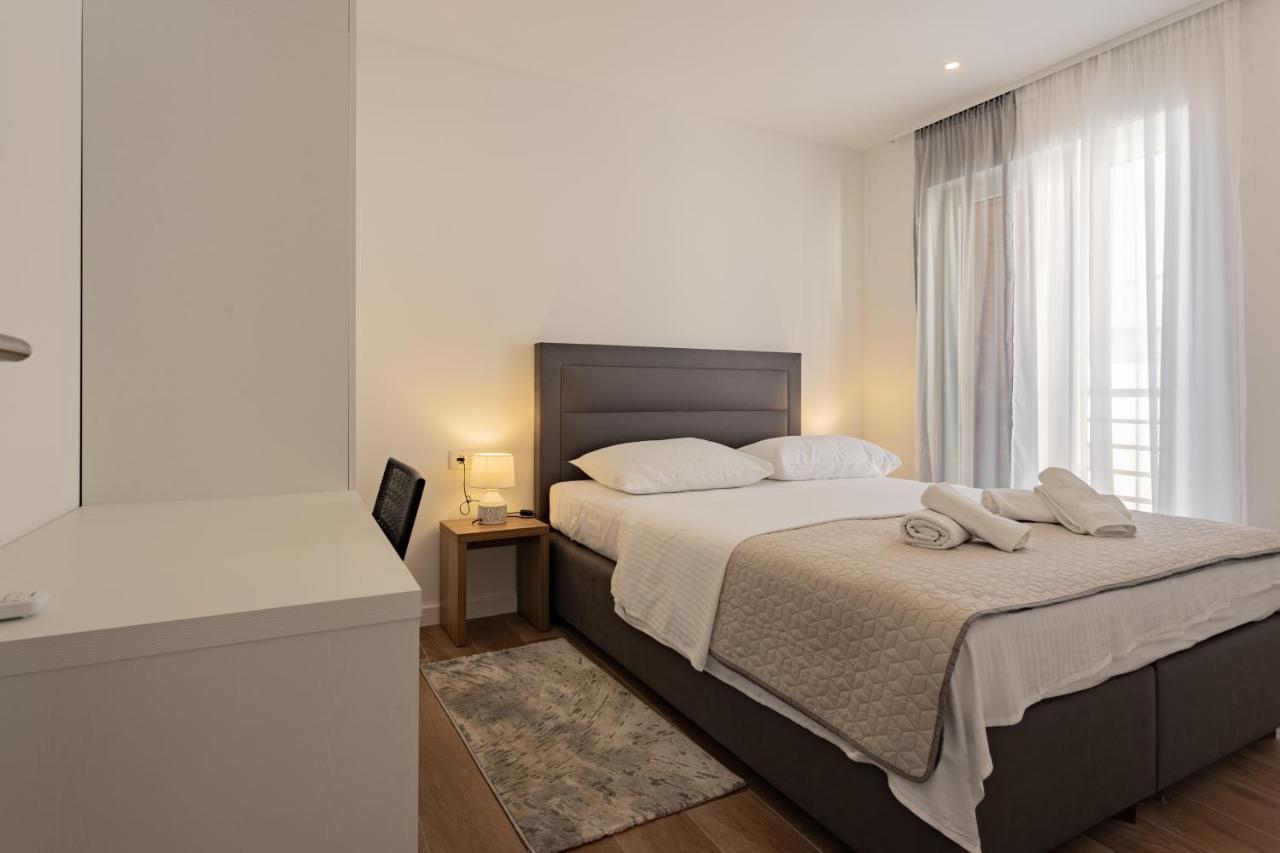 Apartmani Benzon Baška Voda Екстериор снимка