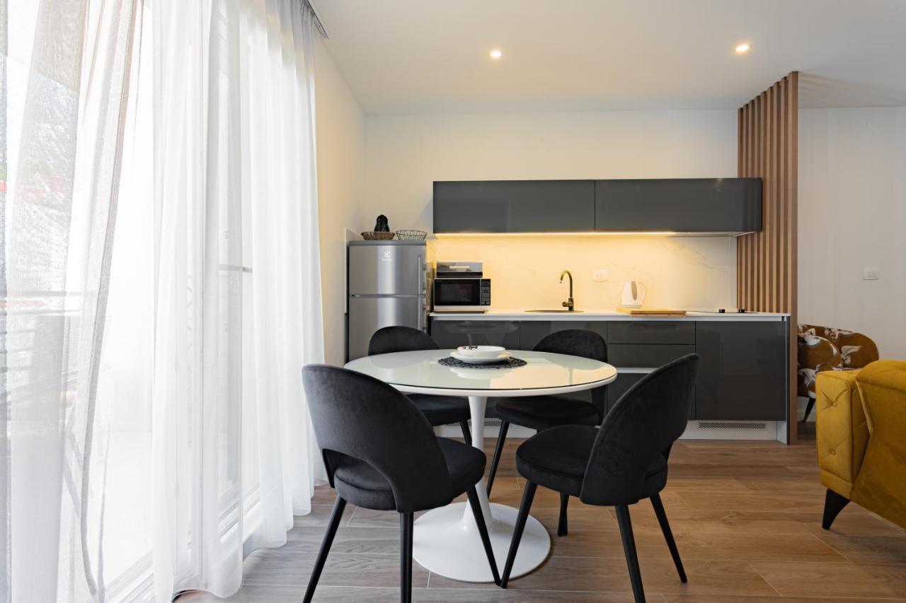 Apartmani Benzon Baška Voda Екстериор снимка