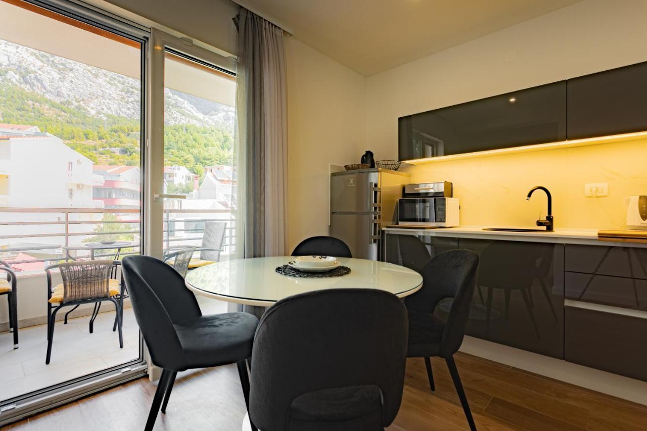 Apartmani Benzon Baška Voda Екстериор снимка