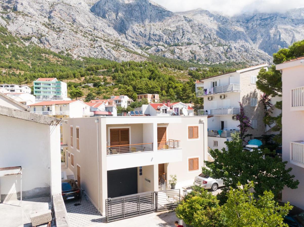 Apartmani Benzon Baška Voda Екстериор снимка